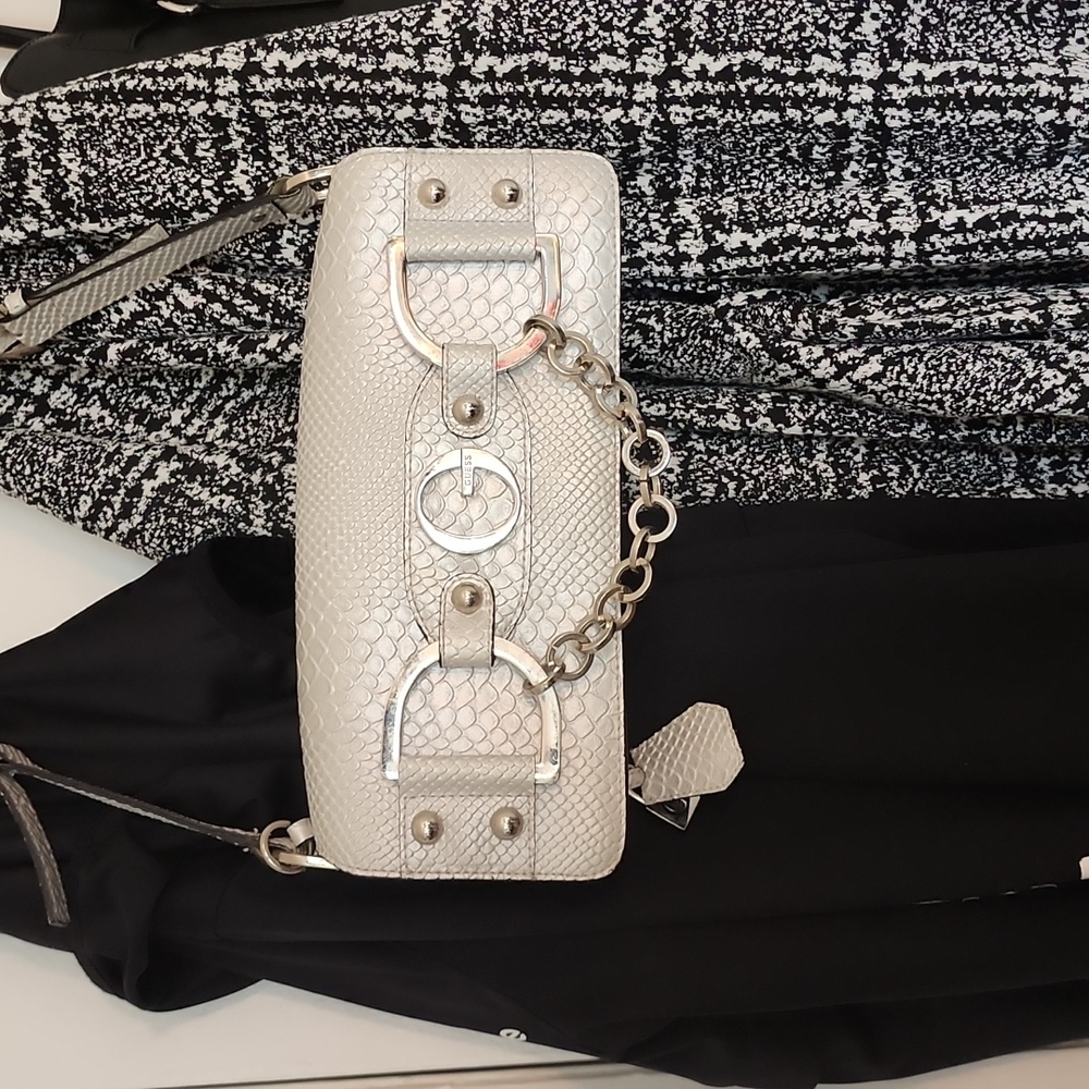 GUESS HAND BAG/ CLUTCH